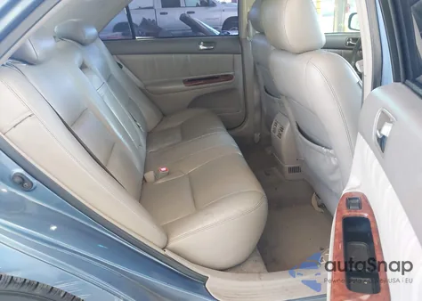 2004 Toyota Camry Xle V6 z USA, uszkodzony, nr VIN 4T1BF30K14U584168